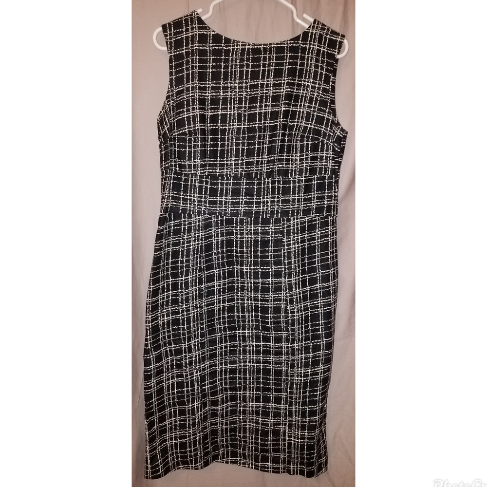 Sleeveless dress
